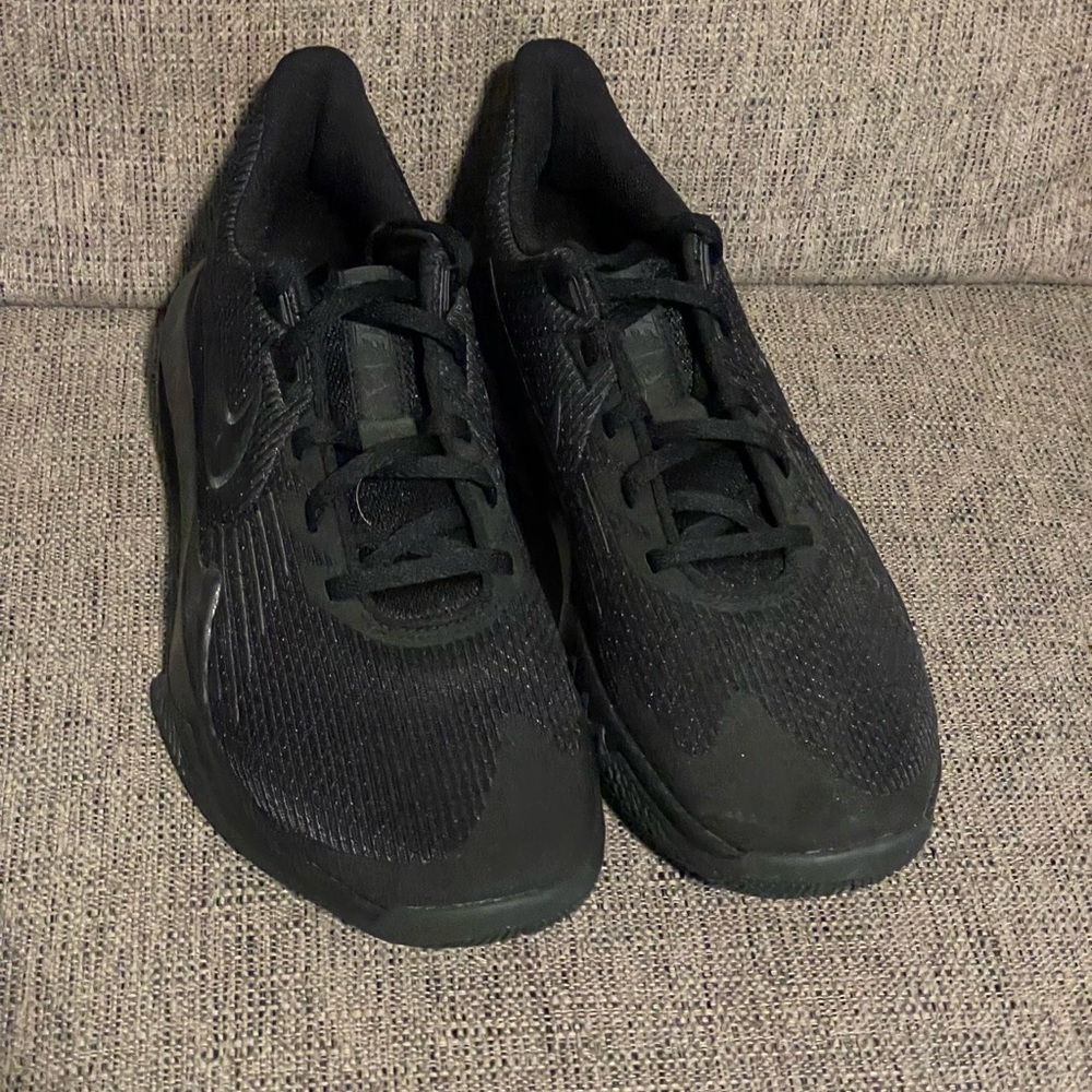 Nike Precision 5 black basketball shoes Men's size 9